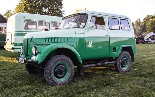 Още една необичайна доработка на ГАЗ-69, дело на естонското предприатие Селхозтехника. На практика този всъдеход е хибрид между ГАЗ-69 и ГАЗ-52. Външният вид се харесва и малката фабрика има много запитвания, но "отгоре" не позволяват по-масово производство. 