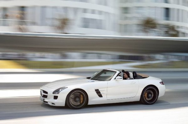  Mercedes-Benz SLS AMG Roadster