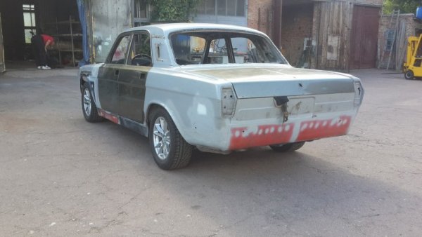 Волга на базата на BMW 540i (E39)