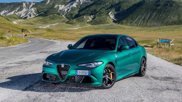 Alfa Romeo Stelvio Giulia Quadrifoglio 