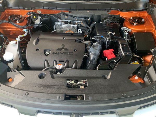 За двигателя 1.6 е изключително важно да се сменят уплътненията на клапаните поне на всеки 100 000 км и да се използват масла с ефективни почистващи добавки. За двигателите 1.8 и 2.0 редовното регулиране на клапаните и следенето на състоянието на цилиндро-буталната група след 150 000 км са от ключово значение. Всички двигатели изискват намалени интервали за смяна на маслото, като най-добре е това да става на всеки 8000 км.
