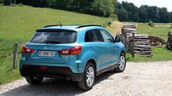 За да се избегне скъсването на ремъка и последващите сериозни проблеми, е необходимо стриктно да се спазва графикът за подмяна - не по-късно от 90 000 километра. В този случай е необходимо да се смени не само самия ремък, но и всички свързани компоненти: обтягащи и напречни ролки, както и уплътненията.
