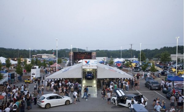 Тунинг изложението HIN Night Shift в Северна Калифорния