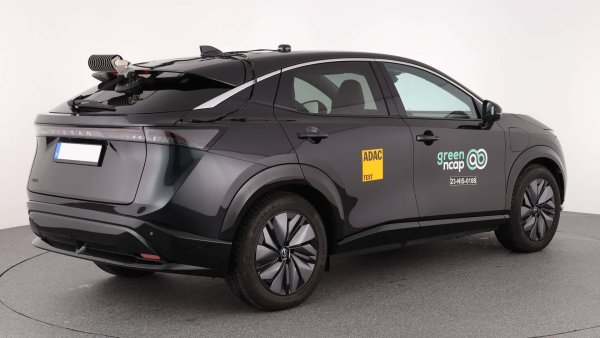 Електрическият кросоувър на Nissan във версията с батерия с 87 кВт/ч и задвижване на предните колела постига отлични резултати - както по отношение на пробега, така и по отношение на зареждането. Ariya регистрира средно 462 км (разход от 21,9 кВт/ч на 100 км, като в най-лошия случай &ndash; при  -7&deg;C, консумацията се до 31,2 кВт/ч на 100 км с прогнозен пробег от 313 км.

При зареждането Green NCAP установи, че чрез свързване към колона с мощност 11 кВт Nissan съхранява 91,6% от енергията, като това е най-високата стойност, регистрирана от електрическа кола.

Индекс за чист въздух &ndash; 10/10

Индекс на енергийна ефективност &ndash; 9,3/10

Индекс на парникови газове &ndash; 9,5/10