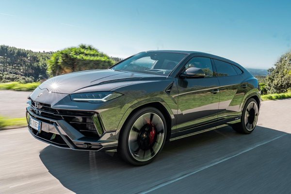 1. Lamborghini Urus - 495 (26.6%)	
2. Bentley Bentayga - 316 (-21.4%)	
3. Ferrari 296 GTB - 291 (781.8%)	
4. Aston Martin DBX - 285 (65.7%)	
5. Lamborghini Huracan - 235 (13.5%)	
6. Bentley Continental GT - 211 (-5.0%)	
7. Ferrari SF90 - 189 (11.2%)	
8. Ferrari Roma - 183 (-34.9%)	
9. Ferrari F8 - 180 (-49.3%)	
10. Rolls-Royce Cullinan - 179 (73.8%)	
ОБЩО - 4,185 (0.9%)