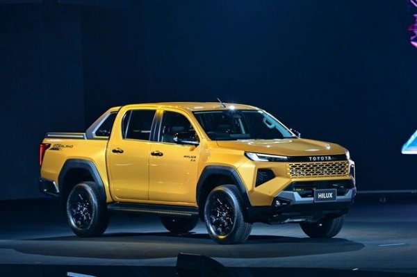 Сред най-очакваните премиери е тази на новото поколение на Hilux. Японската компания вече обяви, че за първи път пикапът ще получи електрическо задвижване, но ще се предлага и традиционен дизелов вариант.