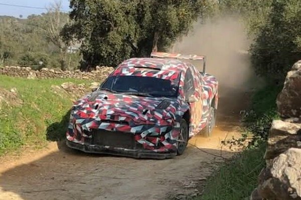 Завръщането на купето Celica се очаква в края на следващата година, като то ще бъде предшествана от рали-версия. Прототип на модела вече беше заснет по време на тестове, като се вижда елегантна двуврата каросерия с малък въздухозаборник на капака. Той изглежда е препратка към този, използван за охлаждане на ремъка при някои версии на моделите през годините.

Като се има предвид, че за няколко седмици спортният отдел на GR (от Gazoo Racing) се превърна в отделна марка, е разумно да се очаква, че Celica ще се продава под това име, а не под това на Toyota. Очаква се новият 2.0 турбо бензинов двигател, който компанията разработва от известно време, да намеря място под капака. Появата му в Европа обаче все още е под въпрос поради по-строгите регулации за емисии.
