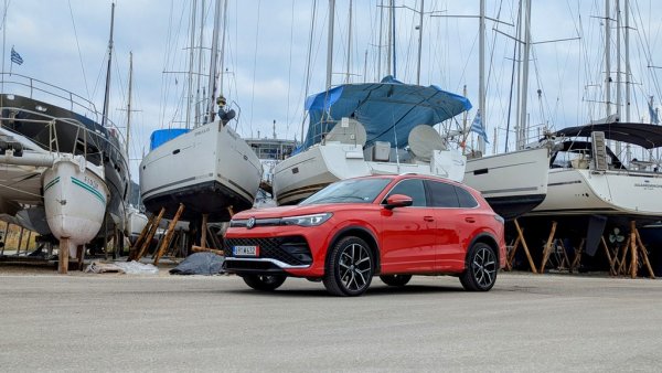 Спрямо 2024: 14% ръст
Volkswagen също изпраща рекордна година на българския пазар. Основен двигател на продажбите е гамата от кросоувъри, начело с бестселъра T-Roc. Финалната разпродажба на досегашното поколение увеличи интереса към модела с над 60 на сто, ще видим как ще се справи новата генерация през 2026. Много силно се представят също Tiguan и новият Tayron, компенсирайки напълно спрения от производство Arteon. 

Най-продавани модели:
Volkswagen T-Roc - 872
Volkswagen Caddy - 549
Volkswagen Tiguan - 548
Volkswagen Golf - 516
Volkswagen Taigo - 332
Volkswagen T-Cross - 269
Volkswagen Tayron - 243
Volkswagen Passat - 238
