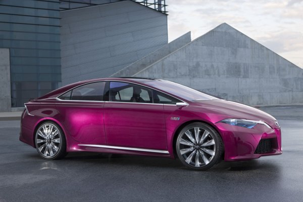 Детройт 2012 - Toyota NS4 Plug-in Hybrid Concept