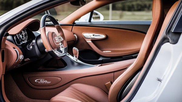 La Voiture Noire е поръчан за Пиех, но той умира преди колата да бъде завършена. Завършеният автомобил е предложен на семейство Пиех, за които се твърди, че го е придобило, като са платили повече от 10 милиона долара. Колата е регистрирана в Швейцария и само ще увеличава стойността си.
