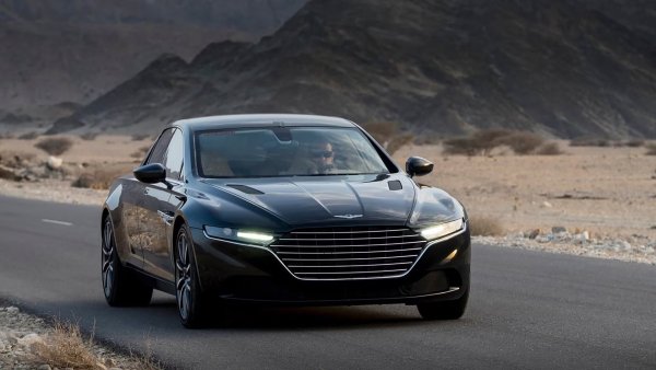 Двигател - 5,9-литров V12

Мощност - 550 к.с.

Въртящ момент - 650 Нм

Максимална скорост - 314 км/ч