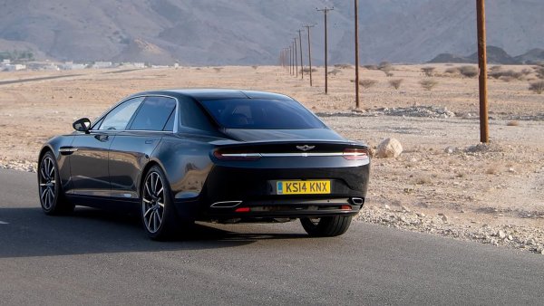 През 2016 година суперседанът Lagonda Taraf на Aston Martin беше предложен за продажба на подбрана клиентела. Модерното превъплъщение на легендарния седан се оказа достъпно изключително за клиенти в Близкия изток, като автомобилът е разработен с оглед на климатичните особености на региона, най-вече с високите температури.