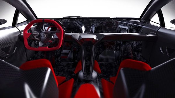 По това време исканата цена на Sesto Elemento е повече от 6 милиона долара, което го направи най-скъпото Lamborghini, правено някога до този момент. Този фактор, съчетан с факта, че не е разрешен за движение по пътищата, очевидно не се приема толкова добре от заможните клиенти на Lamborghini. И в крайна сметка са произведени само 10 от планираните 20 автомобила.
