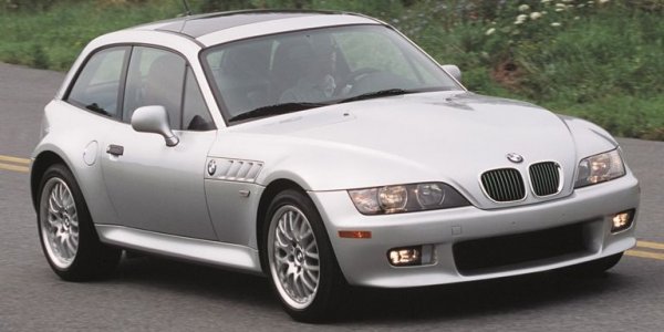 Eнтусиастите обожават M версията на BMW Z3 купе и кабриолет, но горчивата истина е, че те са доста скъпи. Вместо тях обаче винаги можете да се спрете на обикновено Z3 с 6-цилиндров двигател, който, както добре знаем, е специалитетът на BMW. Известни са с чудесното си управление и достъпната си цена от около 7 000 евро. Версиите с твърд покрив за съжаление са доста редки.
