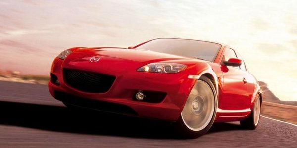 За тези, които търсят нещо истински неочаквано в един спортен автомобил, Mazda има отговор. Или поне имаше. RX-8 се произвежда от 2003 до 2012 и въпреки че изглежда като стандартно спортно купе, крие няколко изненади. Първо, зад основната врата има и по-малка, които улесняват достъпа до тясната задна седалка. Второ, под капака на RX-8 няма бутален двигател, а ванкелов мотор, който е известен с високите си обороти и високата мощност, генерирани от доста малък работен обем. За около 9000 евро може да бъде ваша. Но поддръжката е сложничка. 
