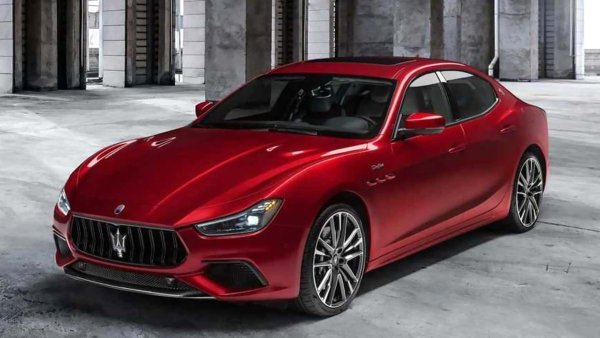 В момента в гамата на Maserati има няколко стари модела. Пример за това е Ghibli, който беше представен през 2013 г. Quattroporte беше също толкова стар, но неговото производство приключи в края на 2023 г. Въпреки това, при дилърите на марката все още бройки от него.
