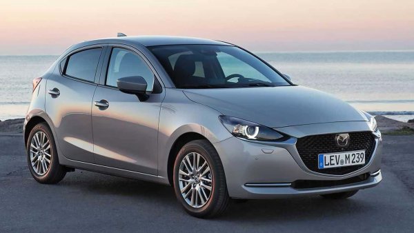 Най-младият модел на Mazda в Европа в момента е CX-60, пуснат през 2022 г. Останалата част от моделната гама остарява - класическият 2 съществува от началото на 2015 г., а 6 е на пазара от 2013 г. MX-5, който беше представен за първи път през 2014 г., също продължава да се предлага и вероятно ще се задържи на пазара още дълго време.
