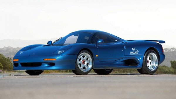 Следващият екземпляр в своеобразната класация е от доста по-нови времена и не е продаван в скорошни аукциони. Става въпрос за редкия Jaguar XJR-15, който е "цивилна" версия на състезателна машина, създадена през 1990 г.

Хиперколата е с атмосферен 6-литров V12 двигател, постигащ 450 к.с. и максимална скорост от 307 км/ч. Произведени са едва 53 бройки от модела, всяка с цена, започваща от 840 000 евро.