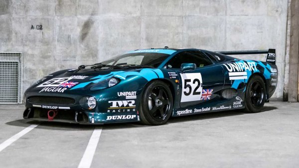 Това е състезателната версия Jaguar XJ220C, разработена от TWR, която участва два пъти в "24 часа на Льо Ман". Конкретната машина е шаси 003, с V6 3,5-литров битурбо мотор, постигащ между 500 и 700 конски сили, в зависимост от изискванията на конкретно състезание.

Прототипът е продаден на търг от аукционерите Artcurial за 1,08 милиона евро в началото на тази година.