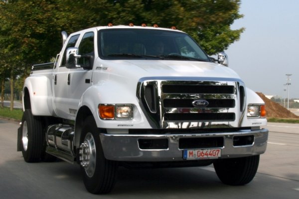 Това е Ford F-650 Super Duty