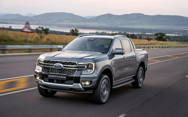 В края на април американският автомобилен производител реши да отзове над 140 000 автомобила в САЩ поради проблем с окабеляването. Според Националната администрация за безопасност на движението по пътищата на САЩ (NHTSA), причина е повреда на слънчевия визьор.

&bdquo;Кабелните снопове на козирката срещу слънце или лайсна на тавана може да не са правилно позиционирани или да имат прекомерна дебелина на електрическата лента, което може да повреди жиците. Повредените проводници могат да причинят късо съединение и да доведат до пожар в областта на предната колона&ldquo;, обявиха от компанията.

Няма доклади за инциденти или жертви, но са регистрирани индивидуални гаранционни претенции и инциденти, потенциално свързани с проблема. Изтеглянето включва пикапа Ford Ranger от 2024-2026.
