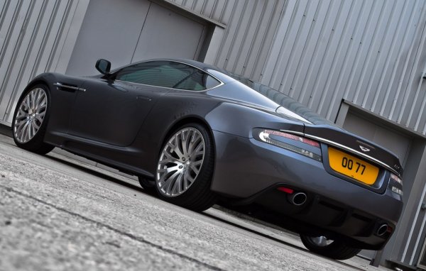 Aston Martin DBS от Kahn Design
