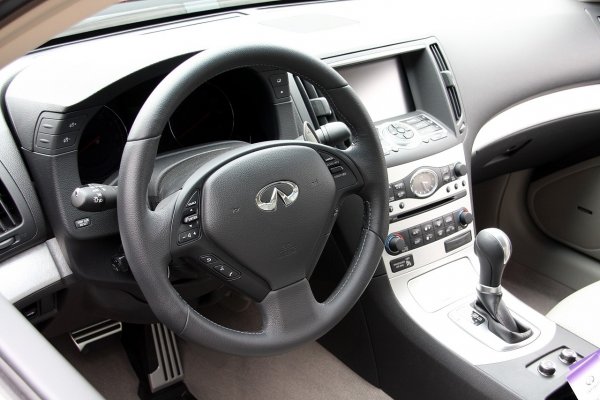  Според експерти, Infiniti G37x ще се предлага само със 7-степенна автоматична скоростна кутия