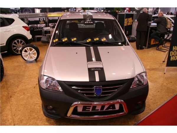 Модифицирана Dacia Logan Pick-Up от Elia