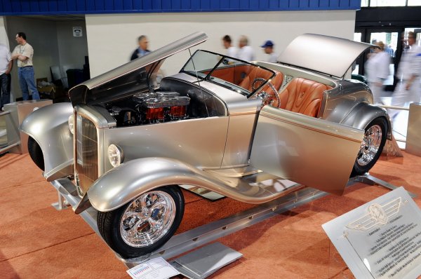 Кадри от тазгодишното американско автоизложение "Grand National Roadster Show"