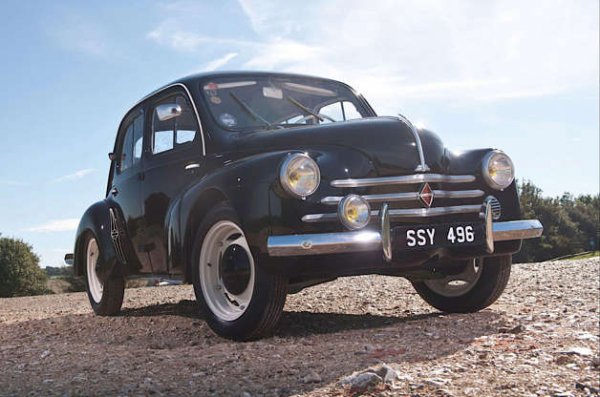 Носещ името на район на Париж, където се намира щаб-квартирата на Renault, двигателят Billancourt е разработен за първия автомобил на френската марка след Втората световна война - 4CV (известен на някои пазари и като 750).

С обем от 603 кубика до 845 кубика, той задвижва много малки модели на Renault, както и първите спортни коли на Alpine. Моторът се използва до 1985 г., като има и високопроизводителна версия, известна като Ventoux. 
