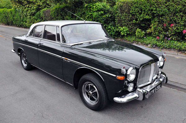 Всъщност Rover V8 е разработка на двигател на Buick от началото на 60-те години. Той е използван в много премиум, високопроизводителни и офроуд машини, носещи емблемите на Rover, Land Rover, Range Rover, MG и Triumph, а също така и на няколко лекотоварни автомобила.

Подобно на много по-малкия агрегат Hillman Imp, Rover V8 е мощен и сравнително лек, което го направи очевиден избор за много аматьори в автомобилния спорт. Производители на спортни автомобили като Morgan и TVR също са използвали Rover V8 в продължение на години. 
