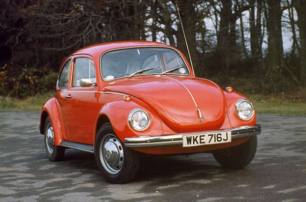 Тype 1 e официалното име за първата кола на Volkswagen, която получава прякора Beetle. Неговият въздушно охлаждан, 4-цилиндров двигател е много надежден и се появява в над 20 млн. превозни средства. Сред тях, освен Beetle, са красивата Karmann Ghia, няколко военни машини, Type 2 (включително Transporter) и Type 3 (седан, фастбек и комби).

Двигателите Type 1 са използвани и при популярните бъгита Dune Buggies и Beach Buggies. Те намират приложение и извън автомобилната индустрия като стационарни агрегати и мотори за леки самолети.
