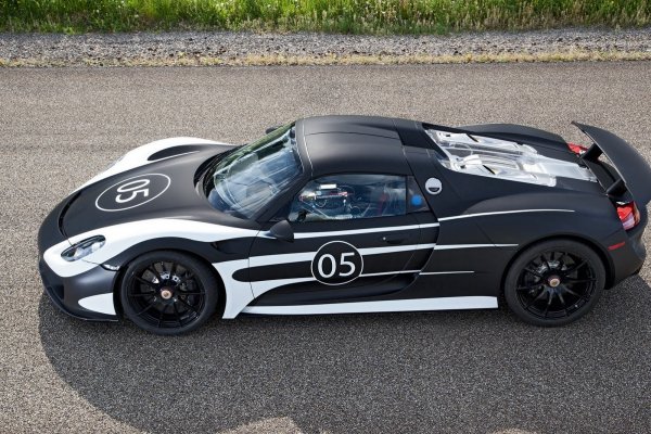 918 Spyder е бъдещият суперхибрид на Porsche