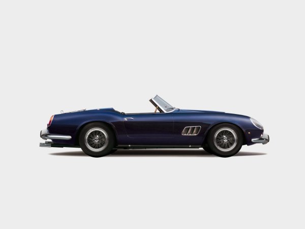 Някогашна собственост на самия Ален Делон, този автомобил бе изчезнал за десетилетия, преди да бъде открит в окаяно състояние в една плевня през 2014. Въпреки ръждата бе продаден на търг за 16 милиона евро и сега е основно реставриран от прочутите Russel & Company. 