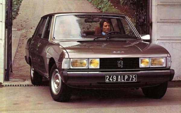 Със своя V6 двигател (същият като в Renault 30), Peugeot 604 цели да открадне клиентите на Mercedes-Benz. Дизайнът е дело на Pininfarina &ndash; класически, ъгловат и строг. Акцентът е изцяло върху комфорта, като списъкът с екстри включва климатик, автоматик и кожена тапицерия. Въпреки това продажбите вървят с ледниково темпо и моделът слиза от сцената през 1985 г.

