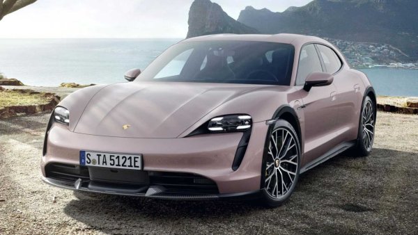 Porsche предложи няколко нови нюанса за моделната година 2022, като &bdquo;няколко&ldquo; всъщност означава &bdquo;цял куп&ldquo;. Най-впечатляващият от тях носи името &bdquo;замразена ягода&ldquo;, като той дебютира при  Taycan, но вече се предлага също за 718 Boxster и Cayman. 