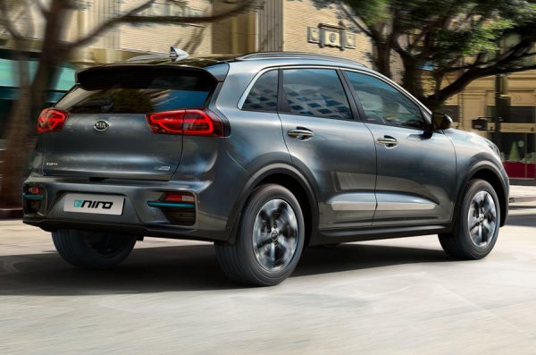 Пробег по ЕPA – 385 км.

Резултат на Edmunds – 459 км (+19,2%)

Разход на енергия на 100 мили по EPA – 30 кВт/ч

Разход на енергия на Edmunds – 25,3 кВт/ч
