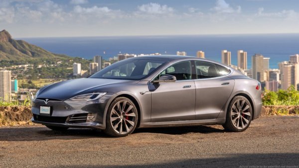 Пробег по ЕPA – 525 км.

Резултат на Edmunds – 512 км (-2,5%)

Разход на енергия на 100 мили по EPA – 35 кВт/ч

Разход на енергия на Edmunds – 32,6 кВт/ч