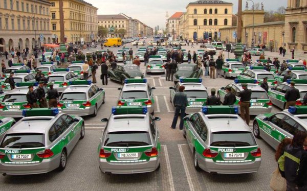 През 2006 г. в Германия се провежда световното първенство по футбол, като местната полиция получава 368 комбита BMW 3- и 5-Series. По-голяма част от тези автомобили са насочени към два от градовете, в които се играят мачове -  Мюнхен и Нюрнберг.