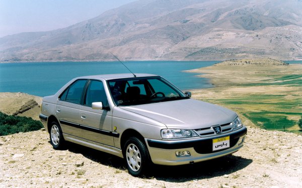 Въпреки това тяхното &bdquo;405&ldquo; все още е в експлоатация. Производството по лиценз в завода Iran Khodro в Техеран започва през 1992 г., през 2000-та седанът получава фейслифт в стила на модела 406 (същият от филма &bdquo;Такси&rdquo;). Малко по-късно той е преименуван на Peugeot Pars и продължава да се произвежда.