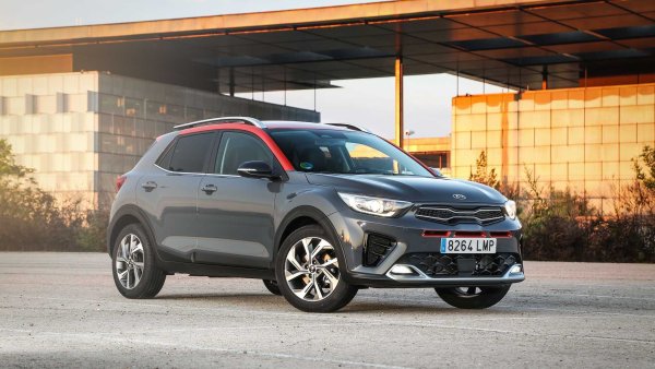 Име: Kia Stonic 1.0 T-GDi MHEV iMT 120 CV Drive 
Мощност: 120 к.с.
Цена: 22 250 евро 
Разход на гориво: 5,2 л/100км 
