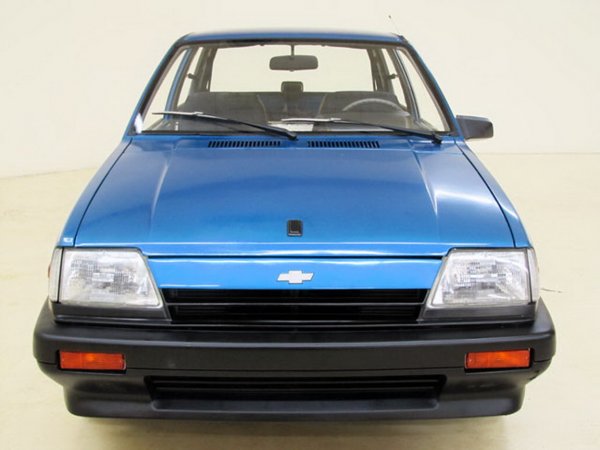 "Вълк в овча кожа" - Chevrolet Sprint от 1988 година с мощност 945 к.с. 