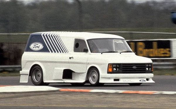 Всъщност, от този модел са направени 3 поколения. Първата серия излиза през 1971 година, като в минавана е вграден мотор от болида Ford GT40, с който марката печели "24 часа на Льо Ман". Третата е от 1994 година с 3,0-литров V6 на Cosworth, но и тя отстъпва на втората, която е най-безумната от всички.