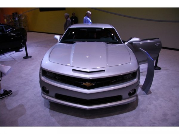 Chevy Camaro SS модел 2010 на тунинговото изложение SEMA 2008