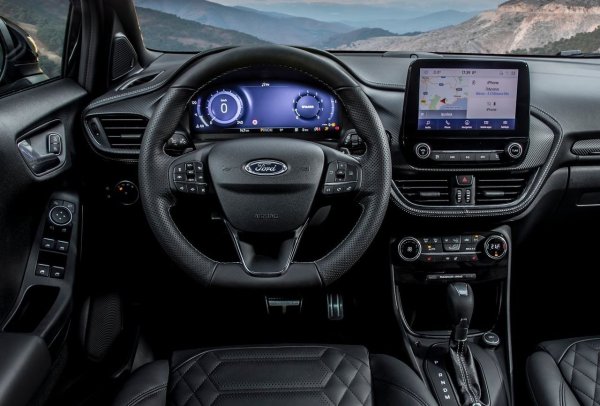 Версиите с мощност 155 к.с. и 170 к.с. са оборудвани с 48V мека хибридна система с допълнителен електрически мотор за подпомагане на ниските обороти. Това е добър избор за шофьори, които шофират главно в града, защото всъщност ви позволява да постигнете малко по-нисък разход на гориво.