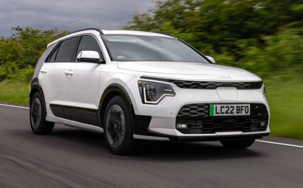 Пазарен дял: 2.7%

Електрическата версия на кросоувъра Niro е с почти два пъти и половина повече регистрации в сравнение със същия период на миналата година (+144%), но за това спомага и относително голямата поръчка от водеща таксиметрова компания. 

