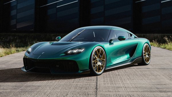 Списъкът завършва с Koenigsegg Gemera TFG с неговия невероятен 2,0-литров туин-турбо двигател, наречен Tiny Friendly Giant с 600 к.с. и електрическия мотор Dark Matter с 800 к.с. Съвкупната мощност на четириместния спортен модел с 2 врати е 1400 к.с. и 1250 Нм въртящ момент.
