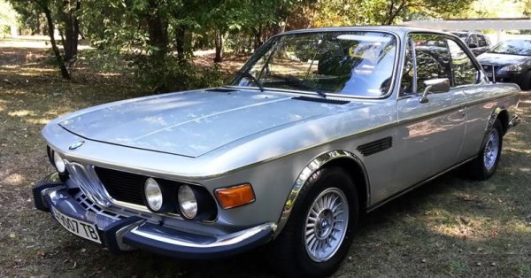 Класическо спортно купе от легендарния модел Е9, произведено през юни 1969. Според продавача колата има сертификат за производ от BMW Classic Cars и е в отлично състояние, с пробег 107 180 км. Предлага се в София. 
