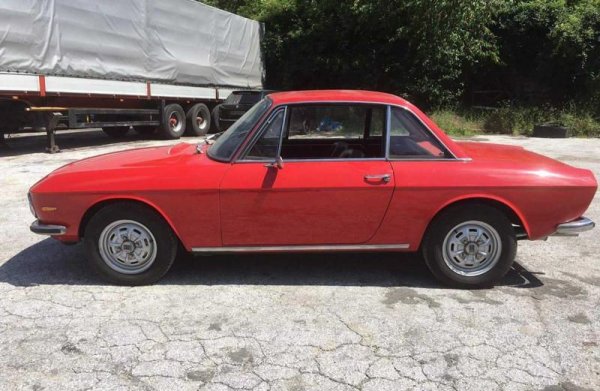 Произведена през април 1972, с 60 коня максимална мощност и 81 000 км пробег. Продавачът от Смолян уточнява, че е внос от Франция и е добре запазена. 
