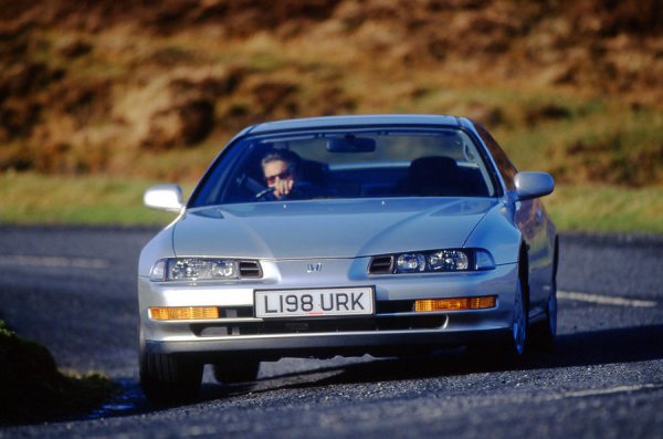 Това е моделът, който популяризира четирите управляеми колела. Автомобилът прави обратен завой с радиус едва 10 метра, но пък застрахователите винаги искаха по-висока премия, тъй като пораженията върху системата на задните завиващи колела винаги бяха сериозни при удар отзад.
